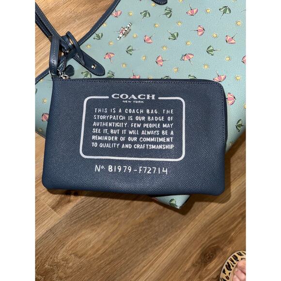 Coach Reversible City Tote with Beach Umbrella Print - Picture 10 of 12